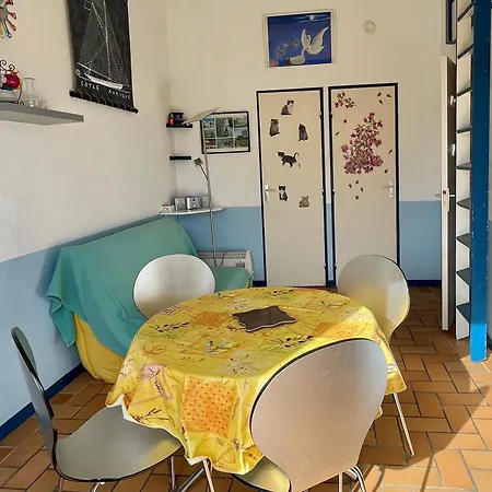 Holiday home Maison De Avec Piscine Chauffee A 800m De La - Fr-1-231-315