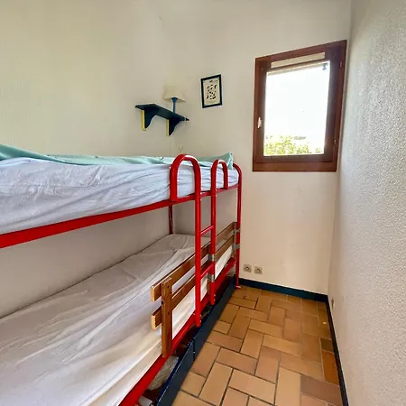 Maison De Avec Piscine Chauffee A 800m De La - Fr-1-231-315 Brem Sur Mer