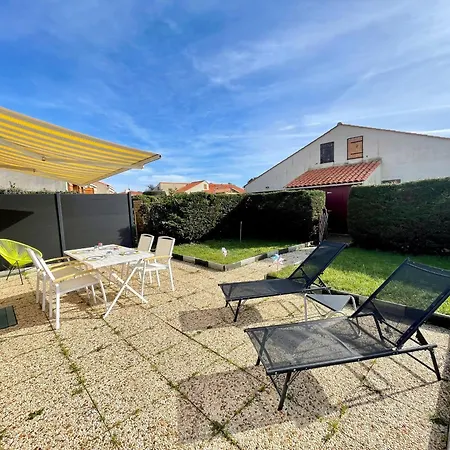 Maison De Avec Piscine Chauffee A 800m De La - Fr-1-231-315 *