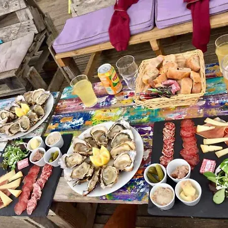 Maison De Avec Piscine Chauffee A 800m De La - Fr-1-231-315