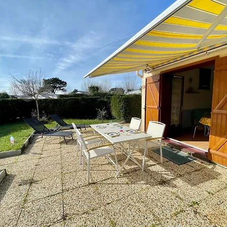 Maison De Avec Piscine Chauffée à 800m De La - Fr-1-231-315 Hébergement de vacances Brem-sur-Mer