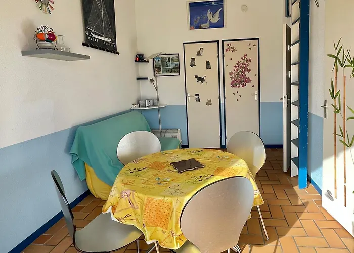 Hébergement de vacances Maison De Avec Piscine Chauffée à 800m De La - Fr-1-231-315 *