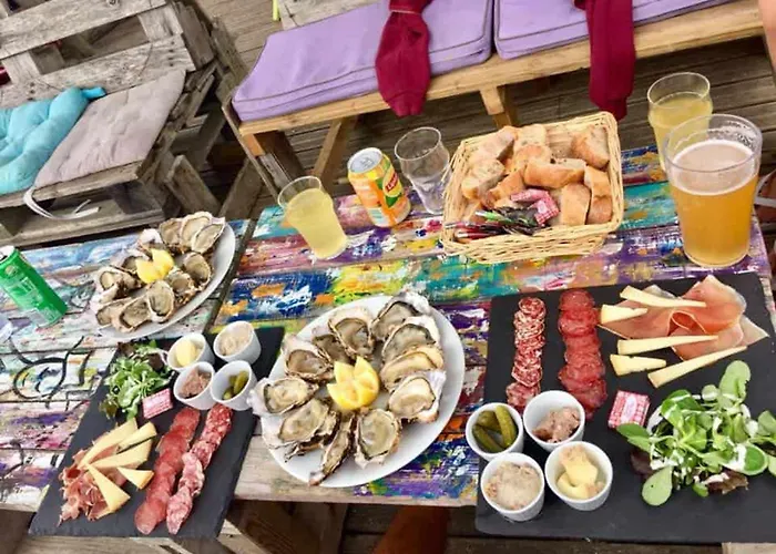 Maison De Avec Piscine Chauffée à 800m De La - Fr-1-231-315