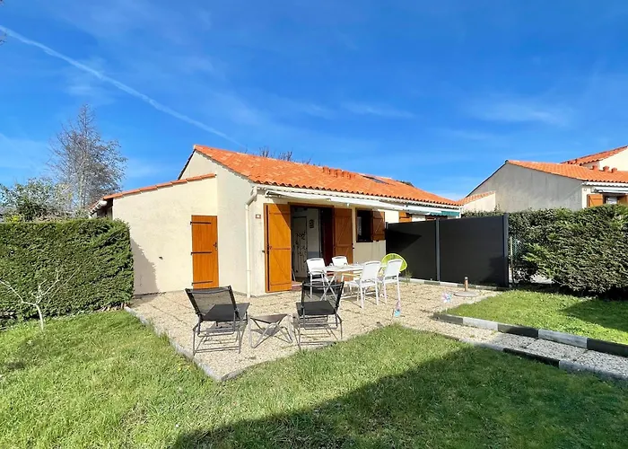 Maison De Avec Piscine Chauffée à 800m De La - Fr-1-231-315 *